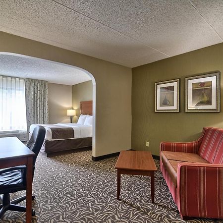 Clarion Inn & Suites - University Area Cortland Extérieur photo