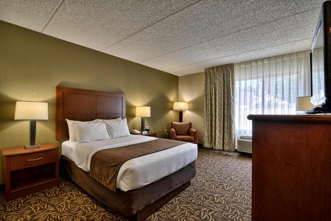 Clarion Inn & Suites - University Area Cortland Extérieur photo