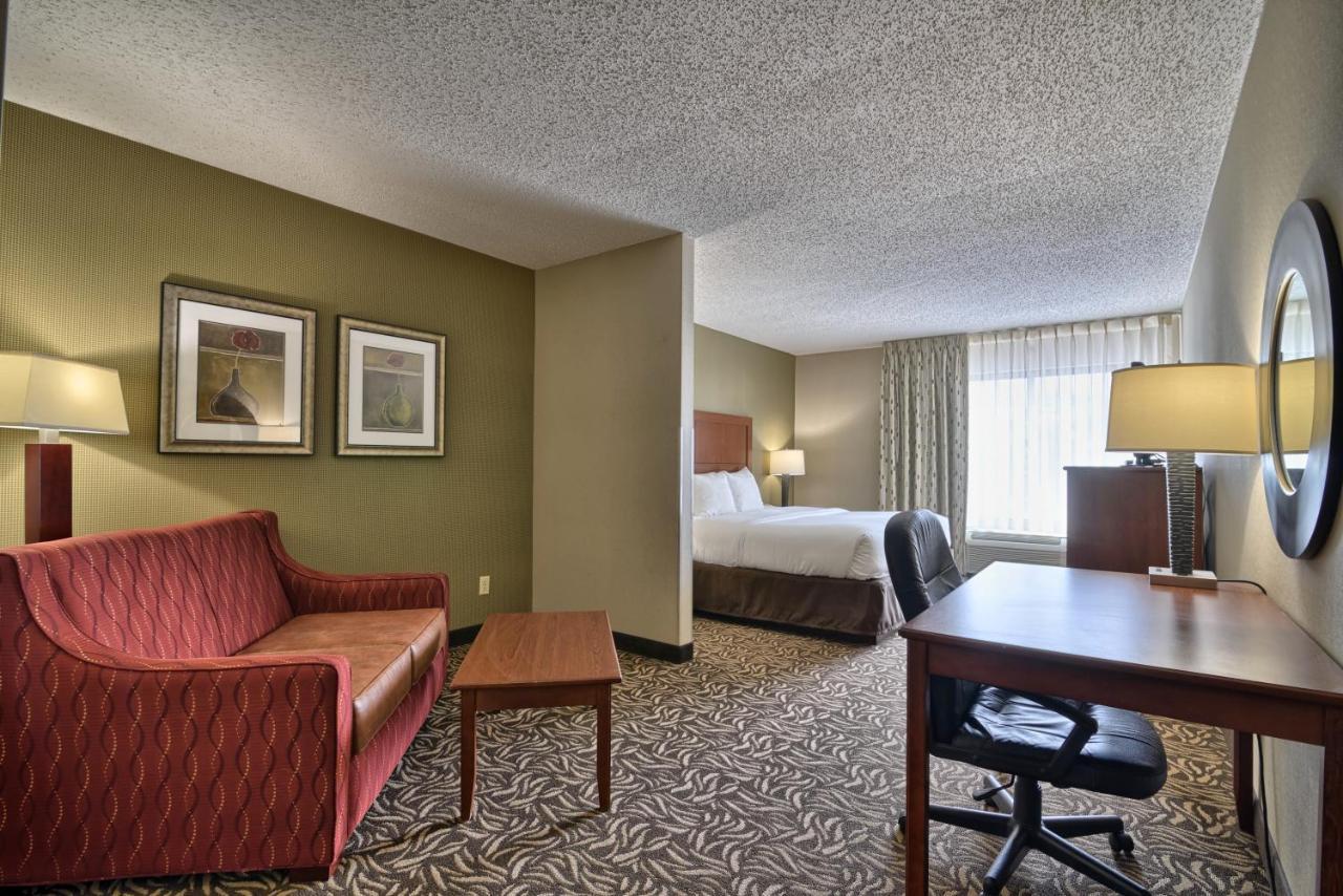 Clarion Inn & Suites - University Area Cortland Extérieur photo