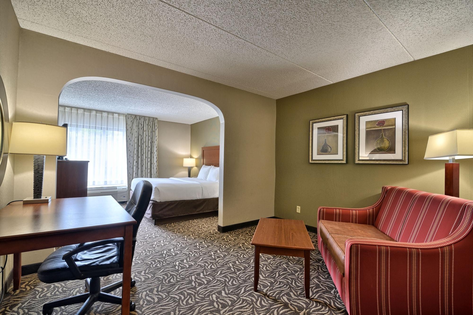 Clarion Inn & Suites - University Area Cortland Extérieur photo