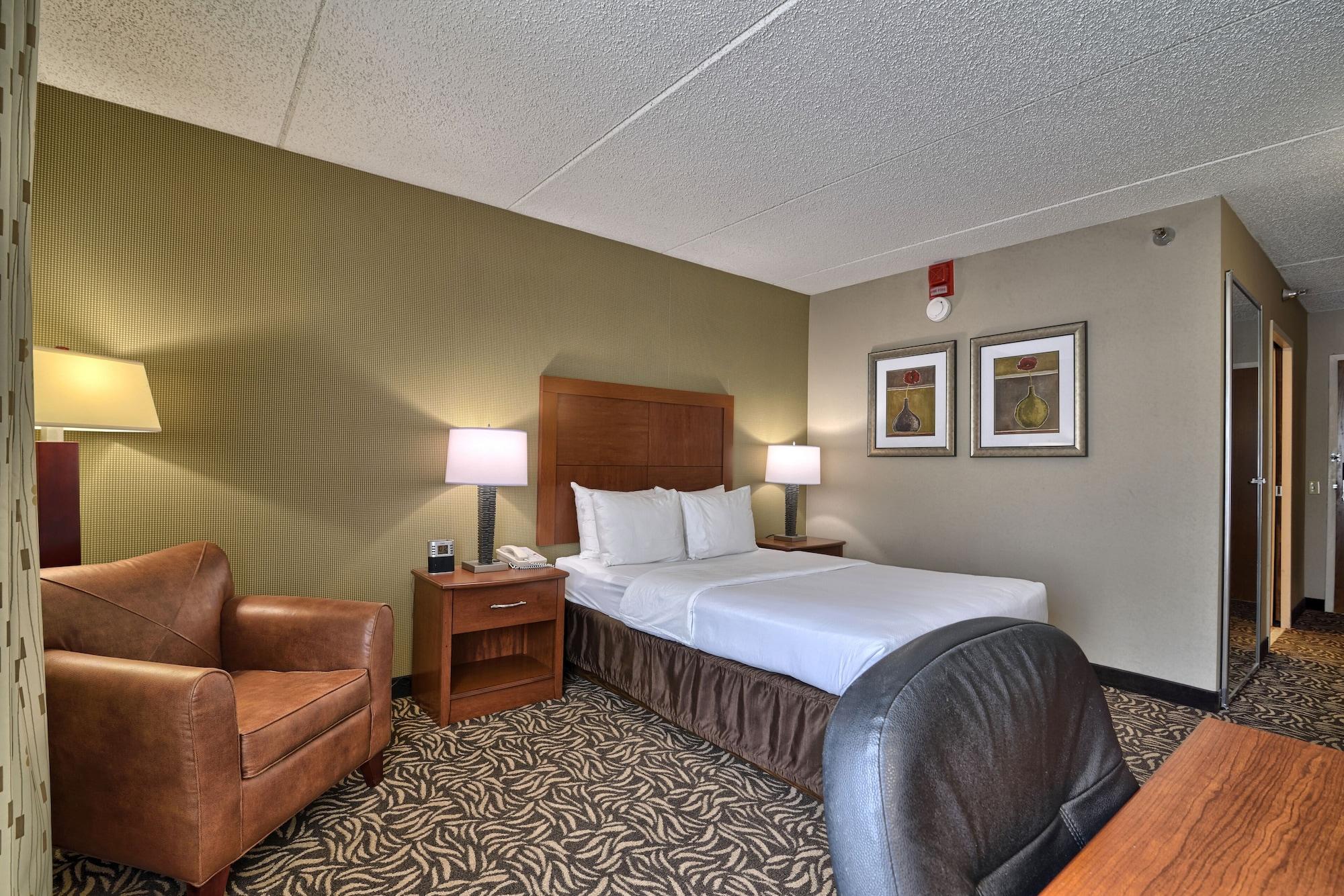 Clarion Inn & Suites - University Area Cortland Extérieur photo