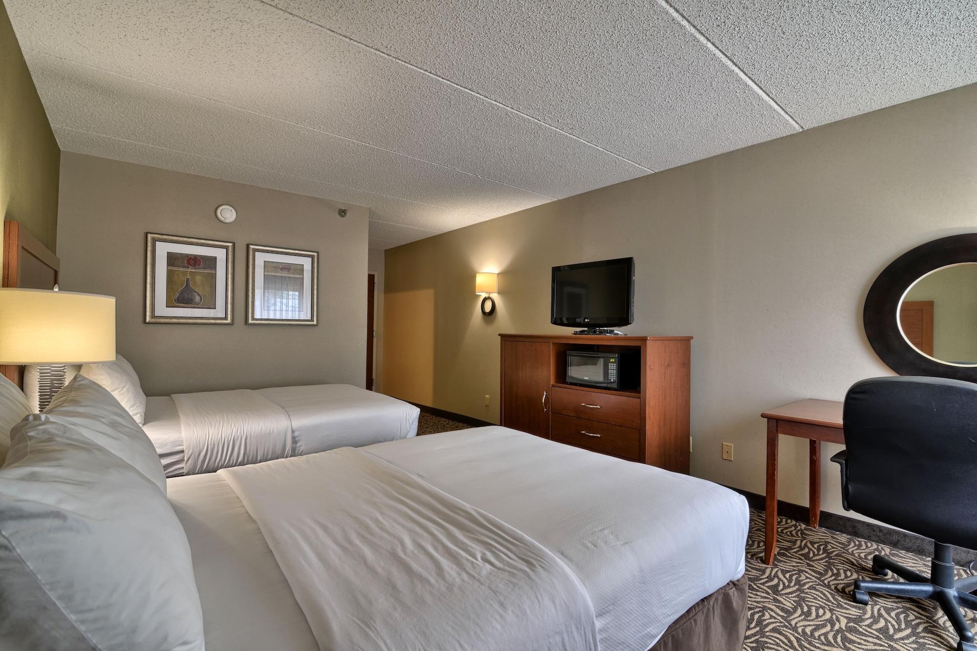 Clarion Inn & Suites - University Area Cortland Extérieur photo